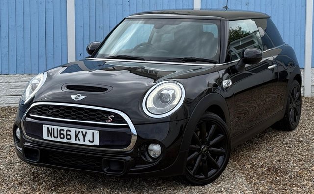 2016 MINI HATCH