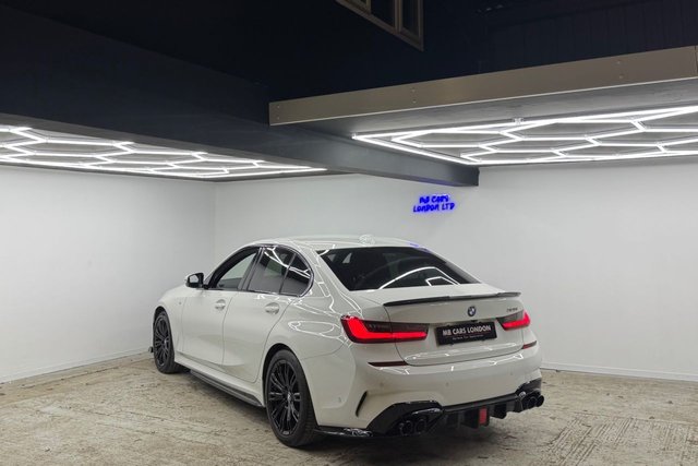 View our BMW 3 SERIES