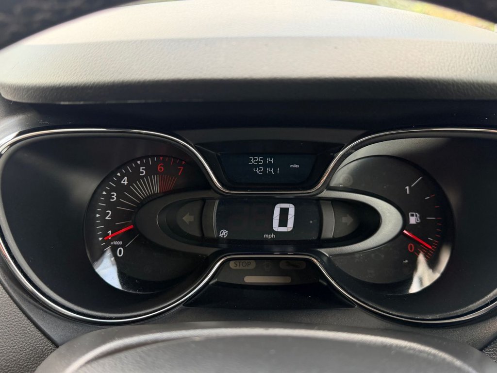 USED 2016 66 RENAULT CAPTUR 0.9 TCe ENERGY Dynamique S Nav SUV 5dr Petrol Manual Euro 6 (s/s) (90 ps) 5 Services|SatNav|&pound;35 Road Tax|Sensors|