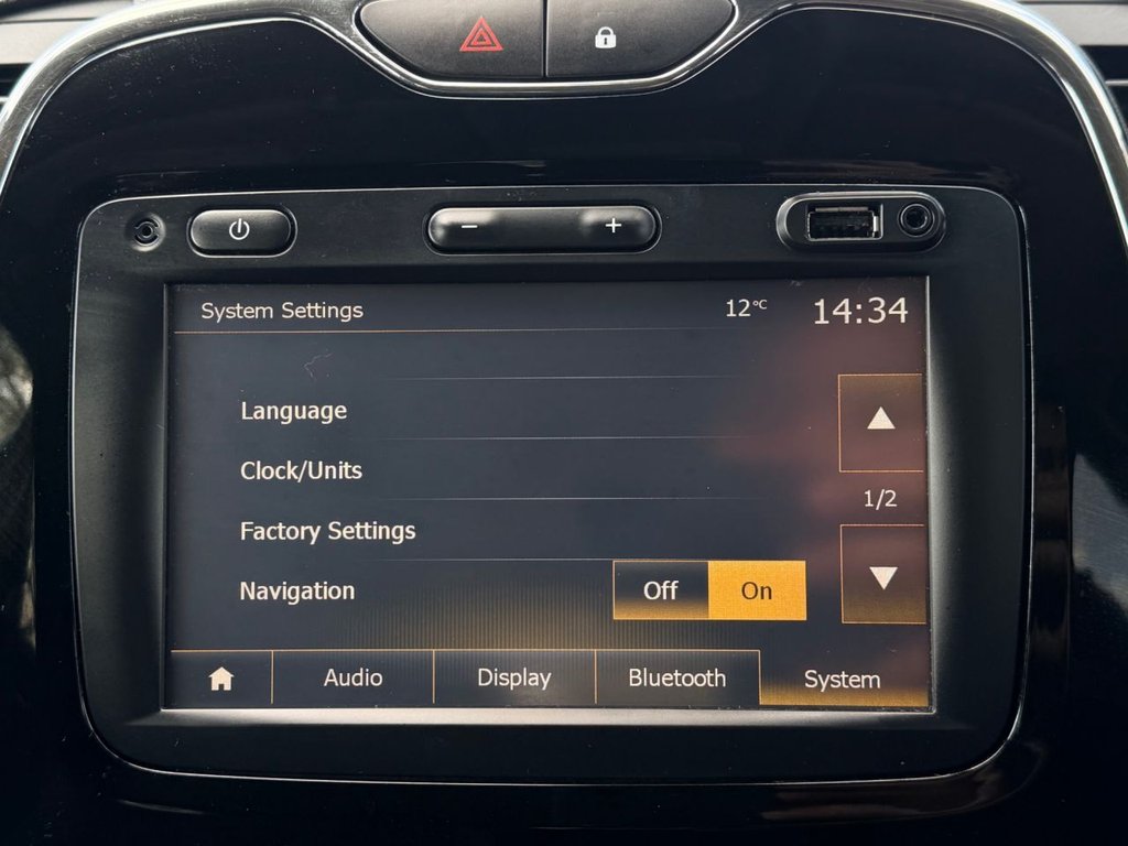 USED 2016 66 RENAULT CAPTUR 0.9 TCe ENERGY Dynamique S Nav SUV 5dr Petrol Manual Euro 6 (s/s) (90 ps) 5 Services|SatNav|&pound;35 Road Tax|Sensors|