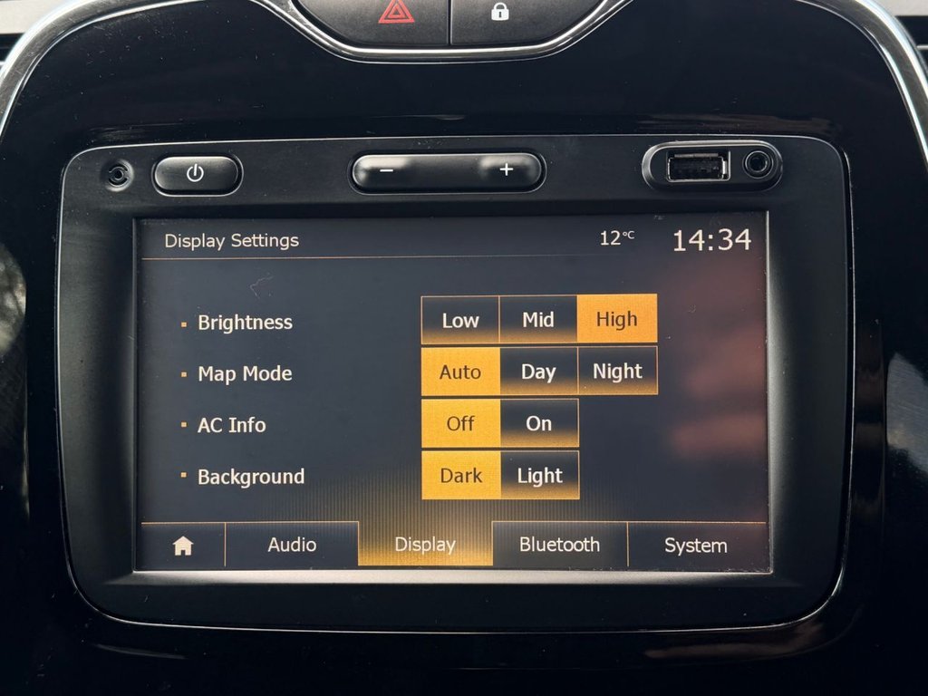USED 2016 66 RENAULT CAPTUR 0.9 TCe ENERGY Dynamique S Nav SUV 5dr Petrol Manual Euro 6 (s/s) (90 ps) 5 Services|SatNav|&pound;35 Road Tax|Sensors|