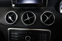 USED 2018 18 MERCEDES-BENZ GLA 1.6 GLA200 SE (Executive) 7G-DCT Euro 6 (s/s) 5dr Reverse Camera, Heated Seats,