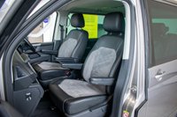 USED 2020 20 VOLKSWAGEN CARAVELLE 2.0 BiTDI Executive MPV 5dr Diesel DSG Euro 6 (s/s) (199 ps) Sat Nav, Elec Doors, LED's