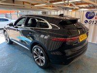 USED 2022 72 JAGUAR F-PACE 2.0 P400e 17.1kWh R-Dynamic SE SUV 5dr Petrol Plug-in Hybrid Auto AWD Euro 6 (s/s) (404 ps)+2 KEYS+1 FORMER KEEPER+HISTORY+2 CABLES+PANORAMIC SUNROOF+CLIMATE+PARK CONTROL WITH CAMERA+MEDIA+NAV+BLUETOOTH+DIGITAL DASH+FULL LEATHER HEATED SEATS+21