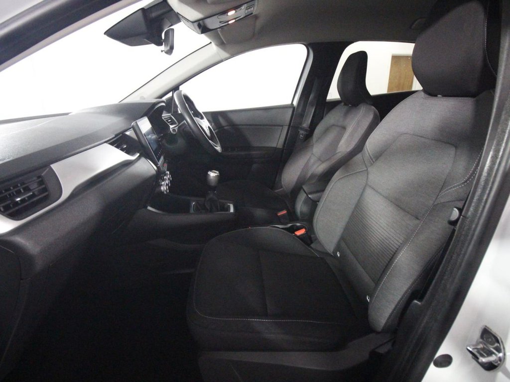 USED 2020 70 RENAULT CAPTUR 1.0 TCe Iconic SUV 5dr Petrol Manual Euro 6 (s/s) (100 ps) 