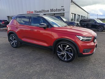 2021 VOLVO XC40