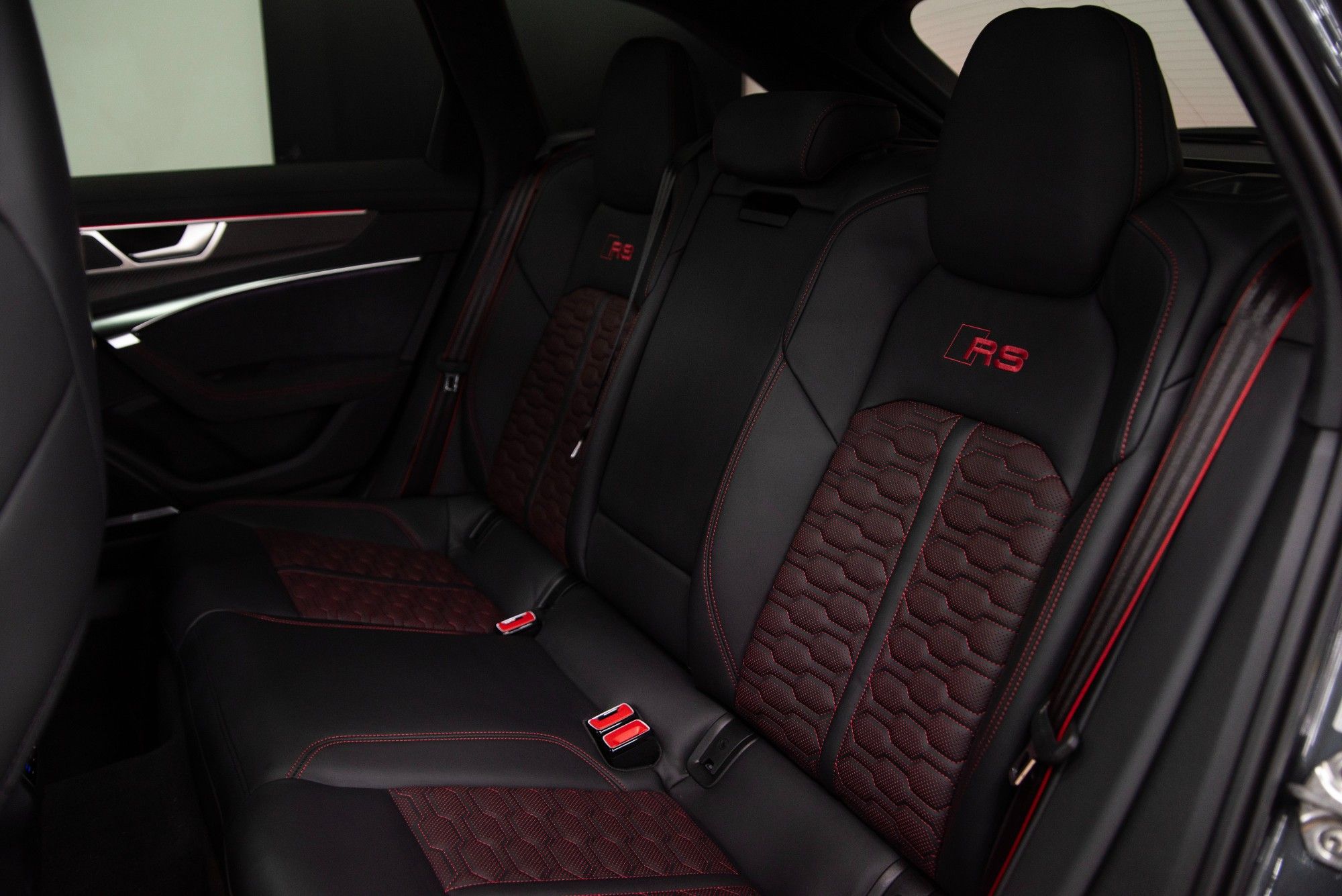USED 2024 E AUDI RS6 AVANT 4.0 TFSI V8 Performance Carbon Vorsprung  