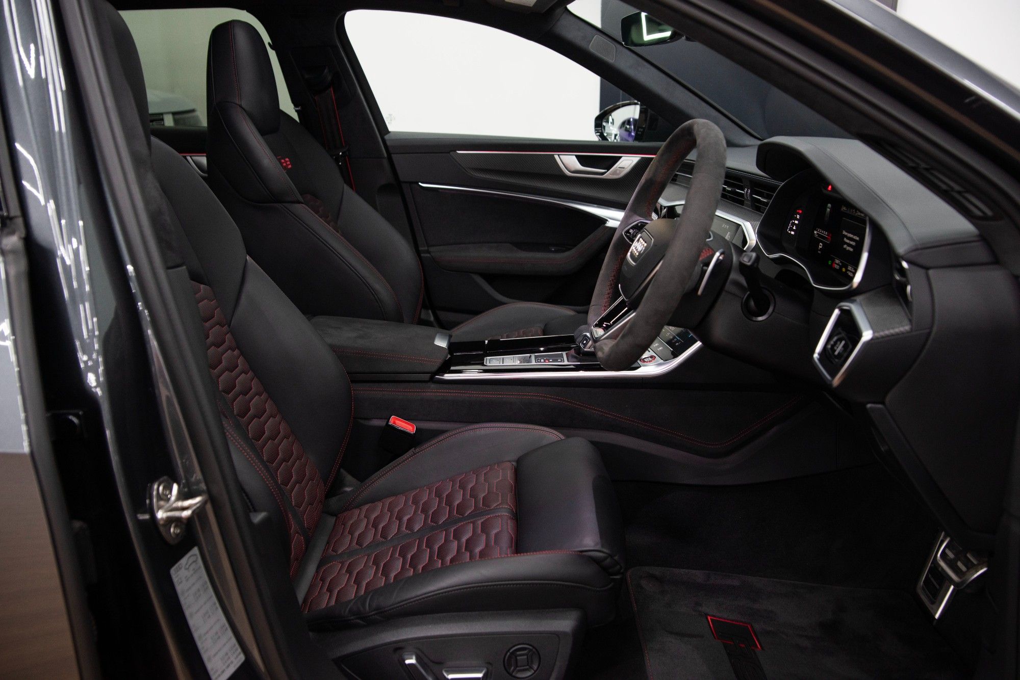 USED 2024 E AUDI RS6 AVANT 4.0 TFSI V8 Performance Carbon Vorsprung  