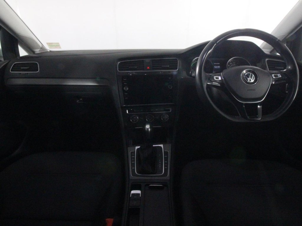 USED 2020 20 VOLKSWAGEN E-GOLF 35.8kWh e-Golf Hatchback 5dr Electric Auto (136 ps) 