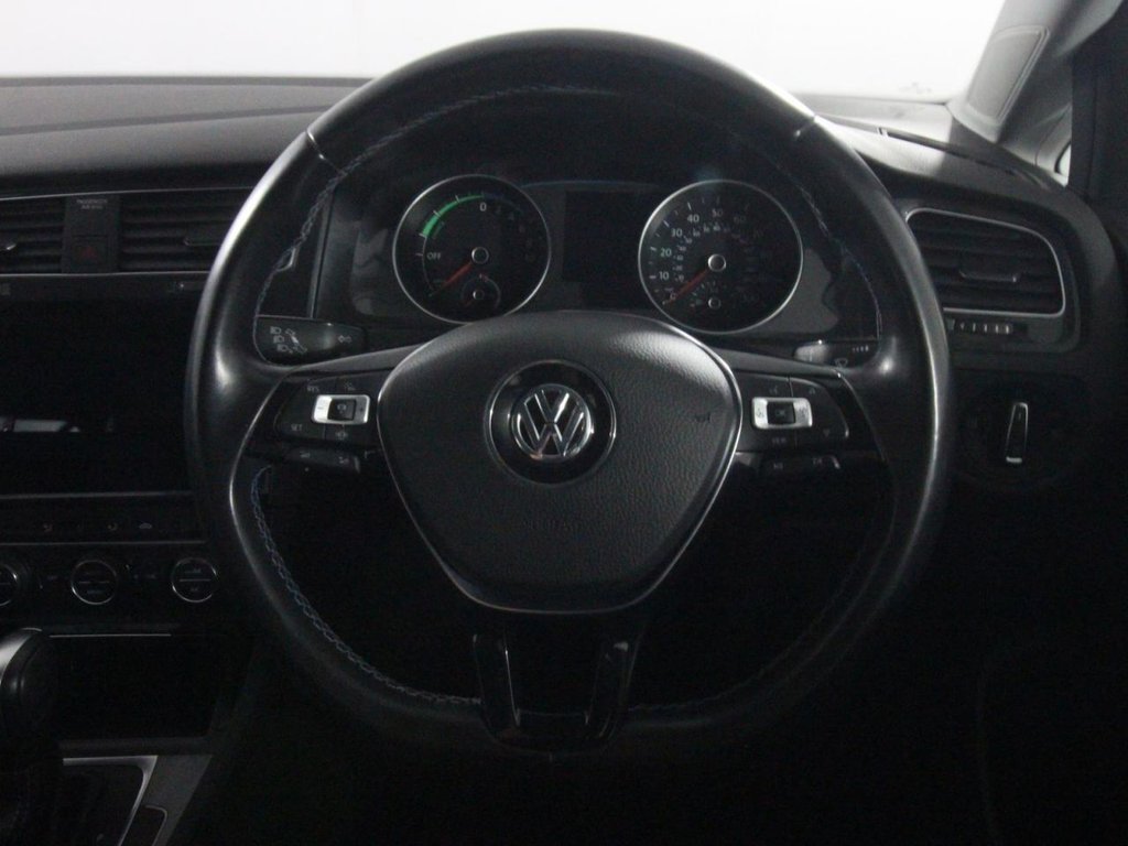 USED 2020 20 VOLKSWAGEN E-GOLF 35.8kWh e-Golf Hatchback 5dr Electric Auto (136 ps) 