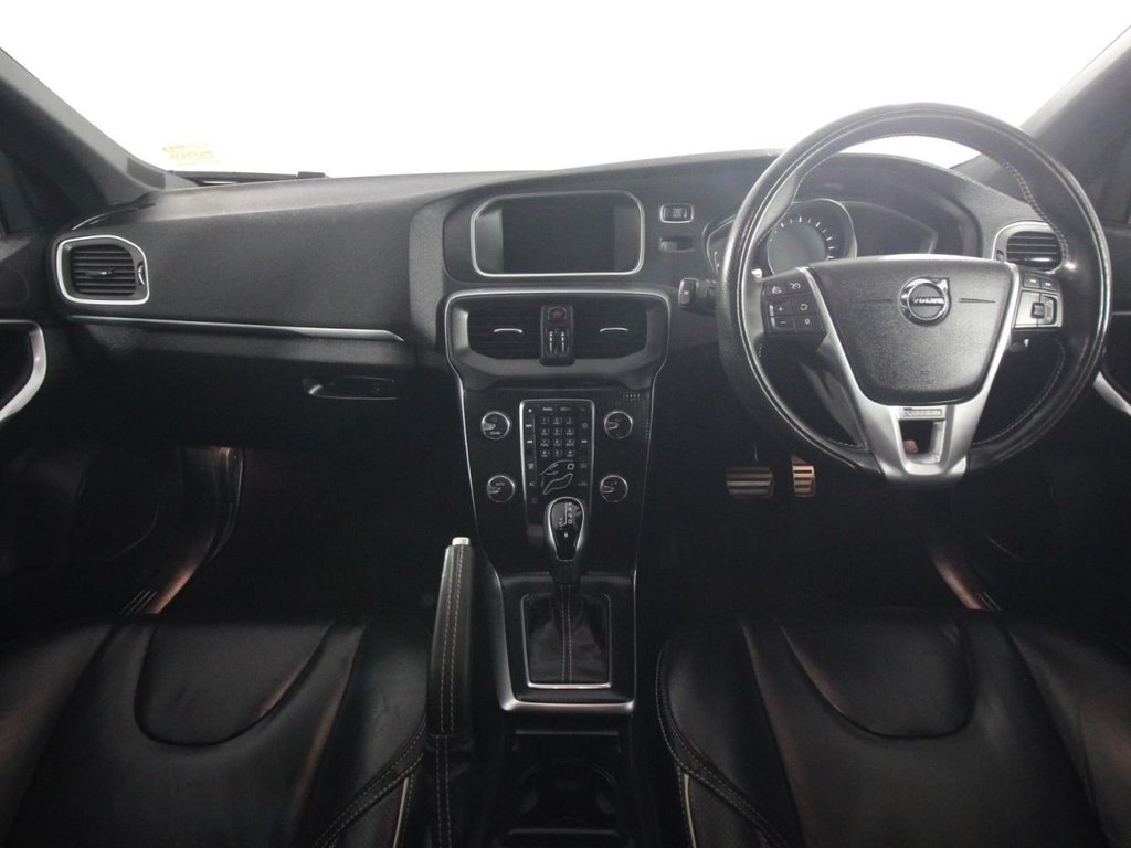 USED 2019 69 VOLVO V40 1.5 T3 R-Design Edition Hatchback 5dr Petrol Auto Euro 6 (s/s) (152 ps) 