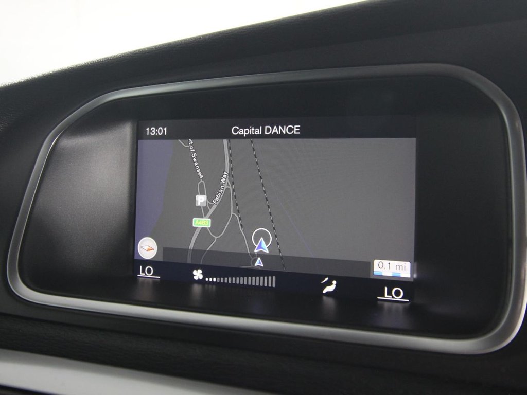 USED 2019 69 VOLVO V40 1.5 T3 R-Design Edition Hatchback 5dr Petrol Auto Euro 6 (s/s) (152 ps) 