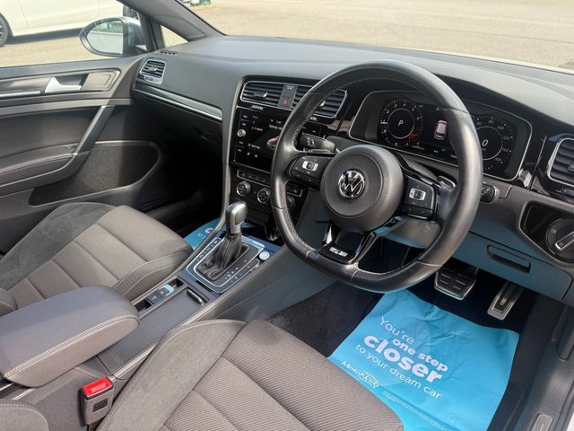 View our VOLKSWAGEN GOLF