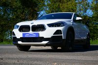 USED 2021 21 BMW X2 1.5 25e 10kWh Sport SUV 5dr Petrol Plug-in Hybrid Auto xDrive Euro 6 (s/s) (220 ps) ALPINE WHITE PAINTWORK + APPLE CARPLAY + PARK SENSORS + NAV