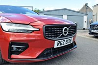 USED 2019 N VOLVO V60 2.0 D4 R-Design Estate 5dr Diesel Auto Euro 6 (s/s) (190 ps) FULL SERVICE HISTORY  .  APPLE CARPLAY  .  REVERSING CAMERA