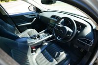 USED 2019 19 JAGUAR F-PACE 2.0 D180 Portfolio SUV 5dr Diesel Auto AWD Euro 6 (s/s) (180 ps) RHODIUM SILVER METALLIC PAINTWORK + SUNROOF + MERIDIAN + APPLE CARPLAY