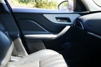 USED 2019 19 JAGUAR F-PACE 2.0 D180 Portfolio SUV 5dr Diesel Auto AWD Euro 6 (s/s) (180 ps) RHODIUM SILVER METALLIC PAINTWORK + SUNROOF + MERIDIAN + APPLE CARPLAY