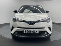 USED 2019 68 TOYOTA C-HR 1.8 VVT-h Dynamic SUV 5dr Petrol Hybrid CVT Euro 6 (s/s) (122 ps) MAIN DEALER HISTORY + SAT NAV