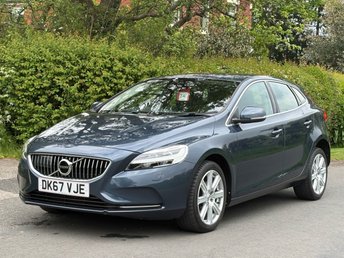 2017 VOLVO V40