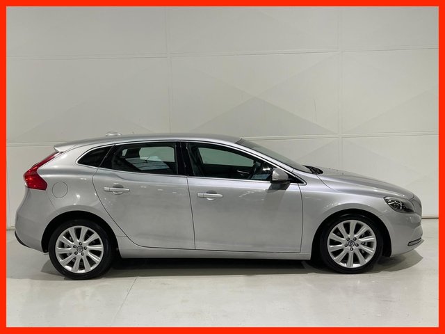 View our VOLVO V40