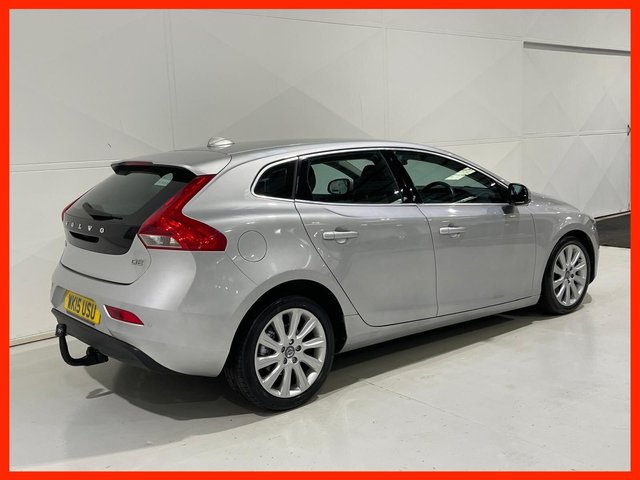 View our VOLVO V40