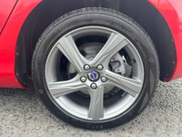 USED 2015 65 VOLVO V40 2.0 D2 R-Design Hatchback 5dr Diesel Manual Euro 6 (s/s) (120 ps) 