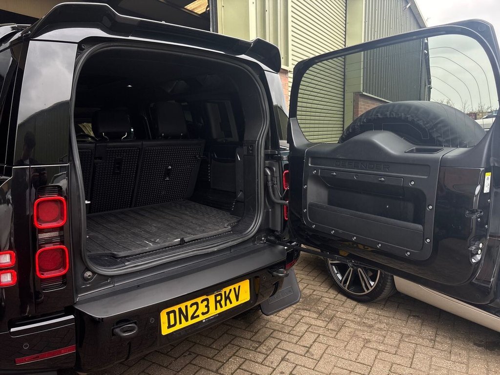USED 2023 23 LAND ROVER DEFENDER 3.0 D250 MHEV X-Dynamic HSE SUV 5dr Diesel Auto 4WD Euro 6 (s/s) (250 ps) MERIDIAN SURROUND|11.4" SCREEN