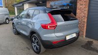 USED 2022 22 VOLVO XC40 1.5 T3 R-Design SUV 5dr Petrol Auto Euro 6 (s/s) (163 ps) *** POWER TAILGATE - SAT NAV - CRUISE CONTROL ***