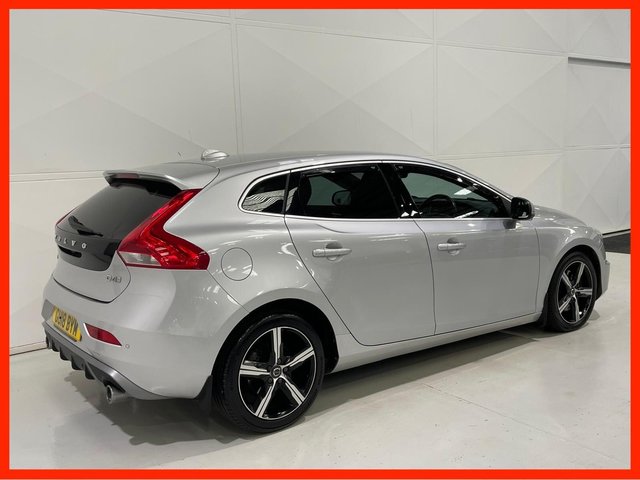 View our VOLVO V40
