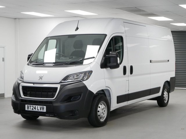 View our Peugeot Boxer 335 2.2 BLUEHDI 140 BHP L3 H2 PROFESSIONAL PREMIUM PLUS +