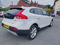 USED 2014 64 VOLVO V40 CROSS COUNTRY 1.6 D2 Lux Hatchback 5dr Diesel Powershift Euro 5 (s/s) (115 ps) 