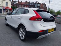 USED 2014 64 VOLVO V40 CROSS COUNTRY 1.6 D2 Lux Hatchback 5dr Diesel Powershift Euro 5 (s/s) (115 ps) 
