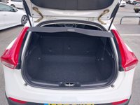 USED 2014 64 VOLVO V40 CROSS COUNTRY 1.6 D2 Lux Hatchback 5dr Diesel Powershift Euro 5 (s/s) (115 ps) 