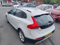 USED 2014 64 VOLVO V40 CROSS COUNTRY 1.6 D2 Lux Hatchback 5dr Diesel Powershift Euro 5 (s/s) (115 ps) 