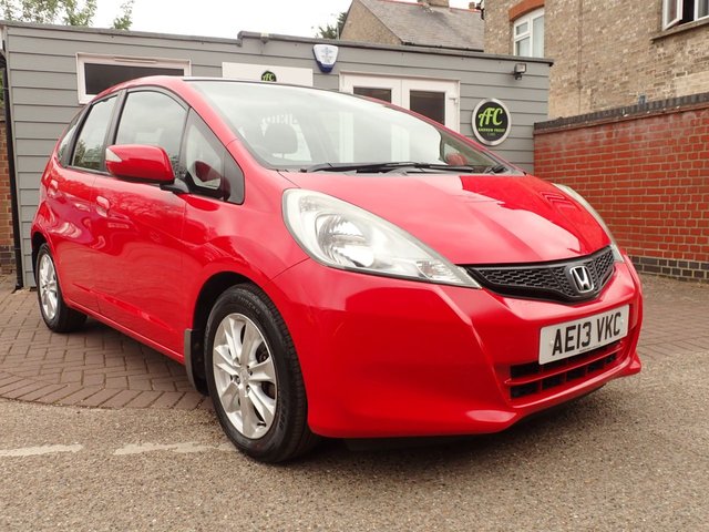 2013 JAZZ 1.4 I VTEC ES HATCHBACK 5DR PETROL MANUAL EURO 5 99 PS... photo