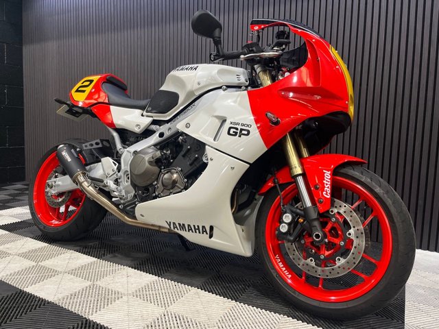 View our YAMAHA XSR900