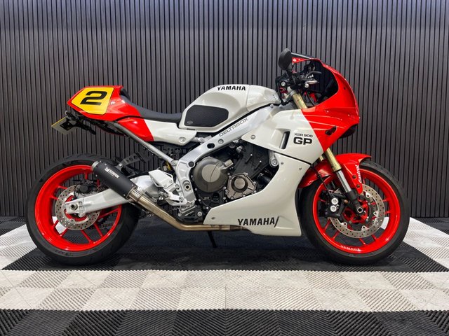 View our YAMAHA XSR900