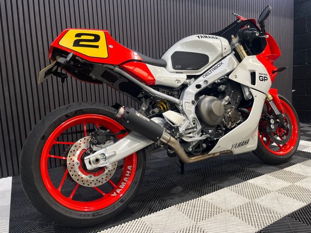 View our YAMAHA XSR900