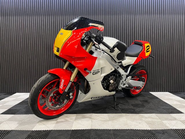 View our YAMAHA XSR900
