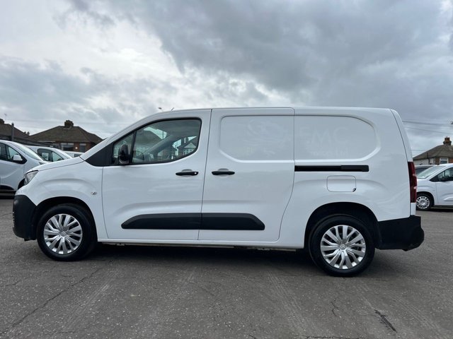 View our PEUGEOT PARTNER