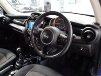 USED 2018 18 MINI HATCH 1.5 One Hatchback 3dr Petrol Manual Euro 6 (s/s) (102 ps) PEPPER PACK-BLUETOOTH-DAB