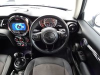 USED 2018 18 MINI HATCH 1.5 One Hatchback 3dr Petrol Manual Euro 6 (s/s) (102 ps) PEPPER PACK-BLUETOOTH-DAB