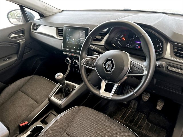 View our RENAULT CAPTUR