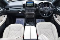 USED 2017 F MERCEDES-BENZ GLS 3.0 GLS350d V6 designo Line SUV 5dr Diesel G-Tronic 4MATIC Euro 6 (s/s) (258 ps) Electric Panoramic Sunroof | 2 Keys | Satellite Navigation | 7 Seater | 21" Alloy Wheels | Privacy Glass | Full White Leather Upholstry | 2 Keys | Full Service History | Privacy Glass | ULEZ Free | MOT Valid (28/09/2026)