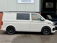 USED 2021 21 VOLKSWAGEN TRANSPORTER 2.0 TDI T32 HIGHLINE Kombi Double Cab 5dr Diesel DSG FWD SWB Euro 6 (s/s) (150BHP )  LED LIGHTS + 20&rdquo; ALLOYS + BODY STYLING