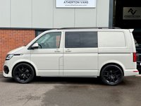 USED 2021 21 VOLKSWAGEN TRANSPORTER 2.0 TDI T32 HIGHLINE Kombi Double Cab 5dr Diesel DSG FWD SWB Euro 6 (s/s) (150BHP )  LED LIGHTS + 20&rdquo; ALLOYS + BODY STYLING