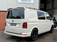 USED 2021 21 VOLKSWAGEN TRANSPORTER 2.0 TDI T32 HIGHLINE Kombi Double Cab 5dr Diesel DSG FWD SWB Euro 6 (s/s) (150BHP )  LED LIGHTS + 20&rdquo; ALLOYS + BODY STYLING