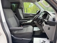 USED 2021 21 VOLKSWAGEN TRANSPORTER 2.0 TDI T32 HIGHLINE Kombi Double Cab 5dr Diesel DSG FWD SWB Euro 6 (s/s) (150BHP )  LED LIGHTS + 20&rdquo; ALLOYS + BODY STYLING