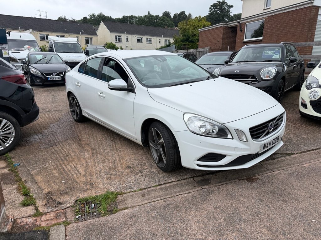 White 2011 Volvo S60 Saloon Front-wheel drive Manual