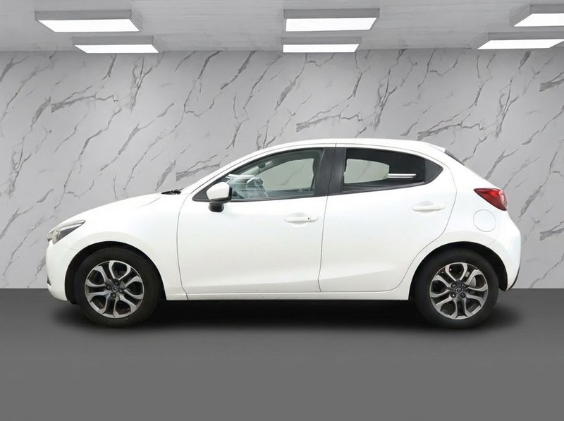 2019 Mazda Mazda2 in white — photo 5 of 11
